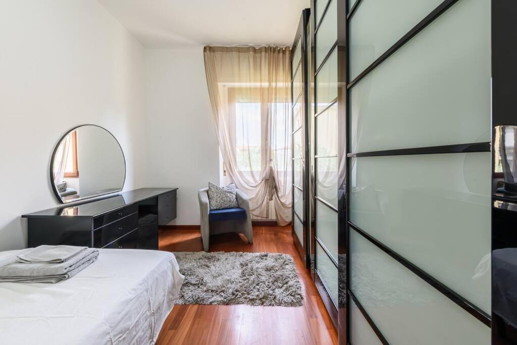 Parking & Wifi City Walls Apartment ピストイア エクステリア 写真